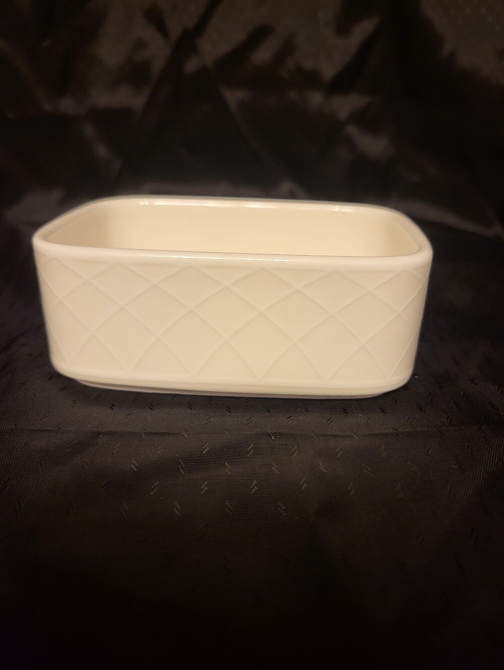 Villeroy And Boch German Fine Porcelain Serving Dish - Quilted Pattern